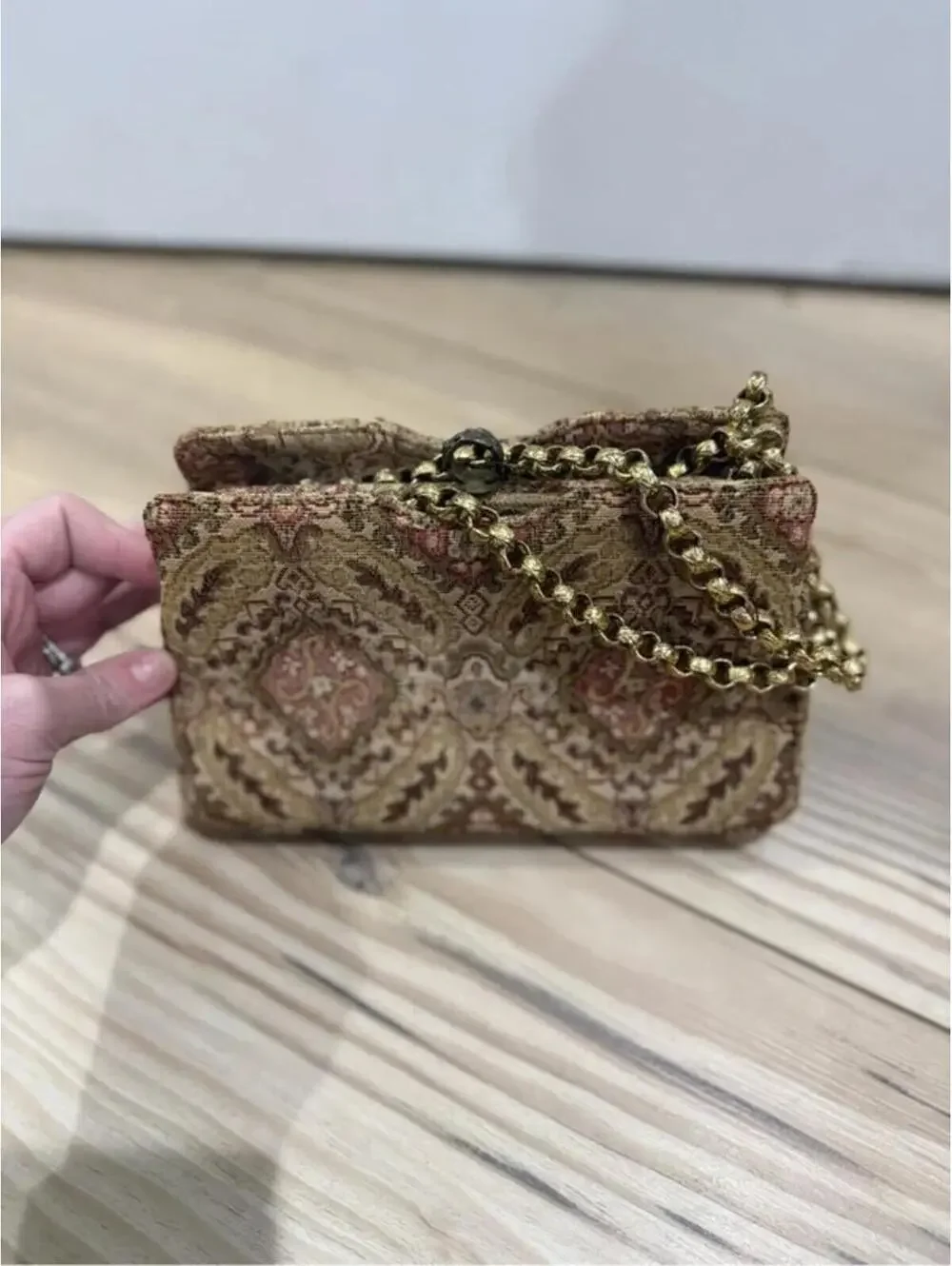 Morris Moskowitz VintageTapestry ShoulderBag with Gold Chain Heritage